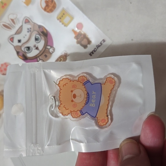 Nintendo carrying case plus accessories. - Picture 10 of 10